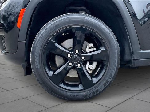 Used 2023 Jeep Grand Cherokee L Altitude image 9