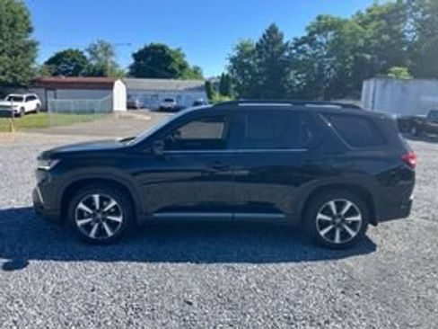 Used 2023 Honda Pilot Elite image 4