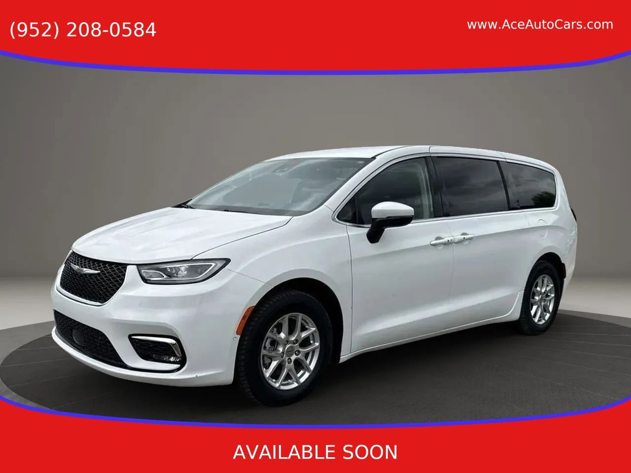 Used 2023 Chrysler Pacifica Touring-L FWD image 1