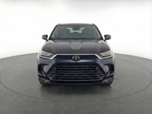 Certified 2026 Toyota Grand Highlander LE image 2