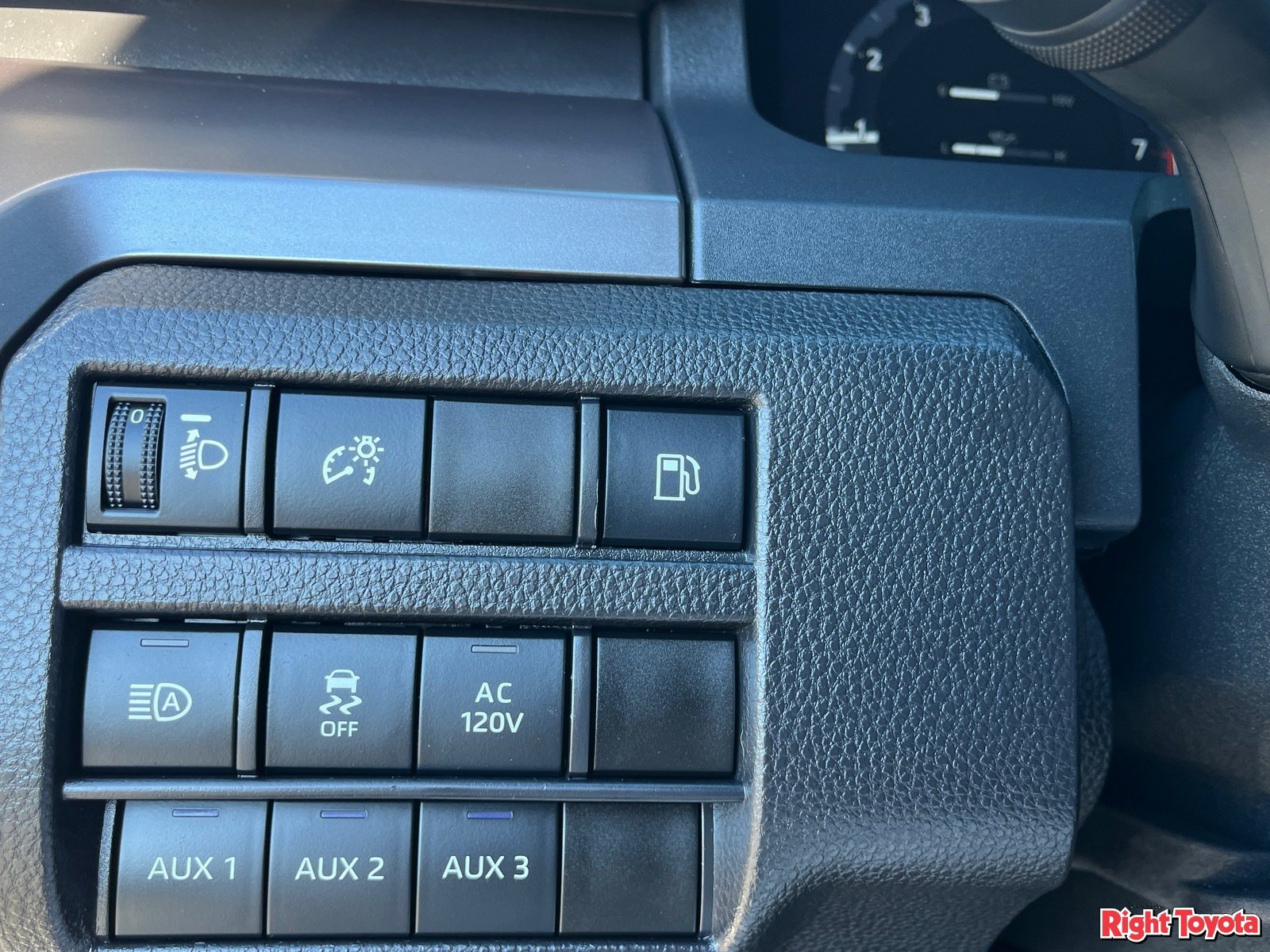 Certified 2026 Toyota Tacoma TRD Off-Road w/ TRD Off Road Upgrade Package AWD/4WD image 33