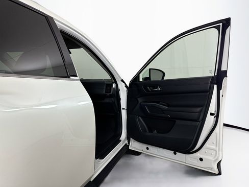 Used 2024 Nissan Pathfinder SL image 33