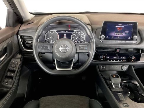 Used 2023 Nissan Rogue SV FWD image 4
