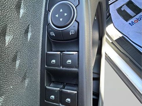 Used 2020 Ford Escape SE image 16