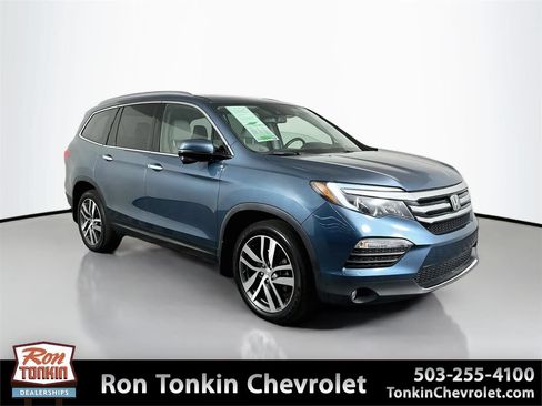 Used 2018 Honda Pilot Touring image 1