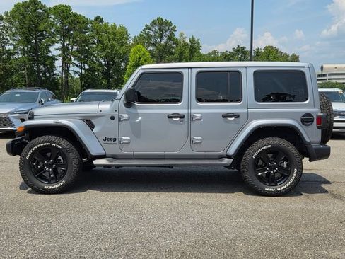 Used 2021 Jeep Wrangler Unlimited Sahara AWD/4WD image 2