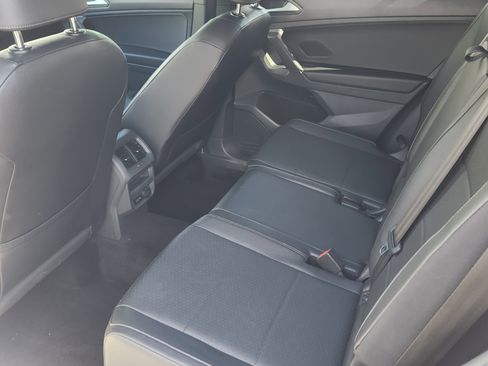 Used 2020 Volkswagen Tiguan SE R-Line image 15
