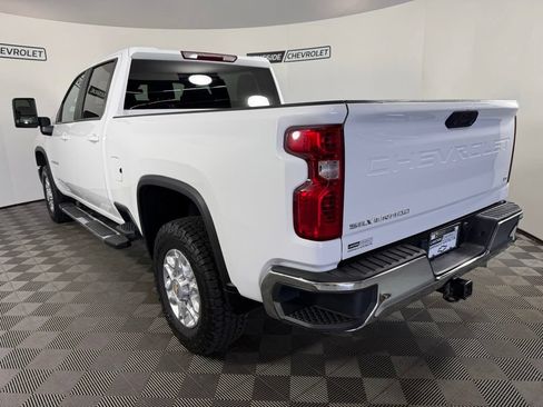 Used 2024 Chevrolet Silverado 2500 LT AWD/4WD image 4