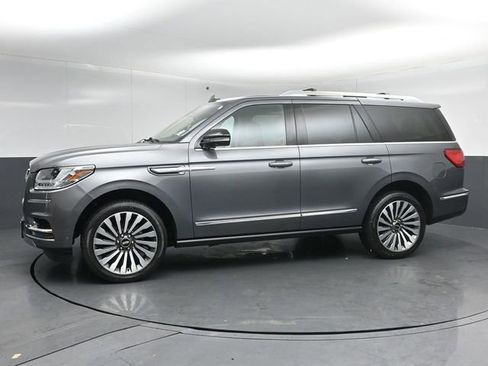 Certified 2021 Lincoln Navigator Reserve w/ Luxury Package AWD/4WD image 4