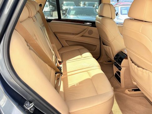 Used 2011 BMW X5 xDrive50i AWD/4WD image 16