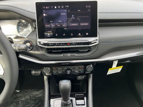 New 2026 Jeep Compass Limited image 24