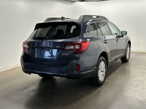 Used 2017 Subaru Outback 2.5i Premium image 30