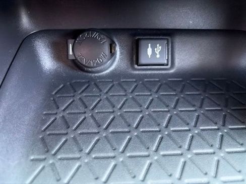 Used 2019 Toyota RAV4 XLE w/ Convenience Package AWD/4WD image 26