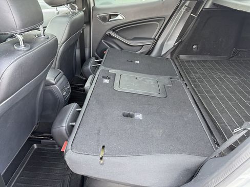 Used 2018 Mercedes-Benz GLA 250 4MATIC image 27