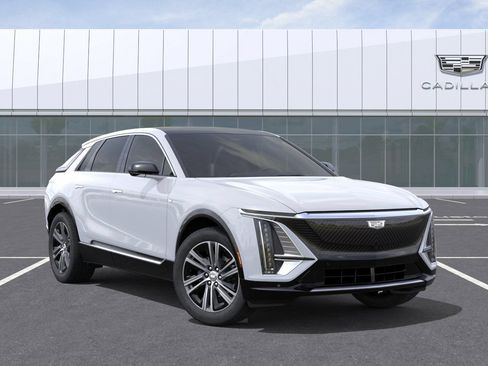 New 2026 Cadillac Lyriq Luxury w/ LPO, Floor Liner Package RWD image 36