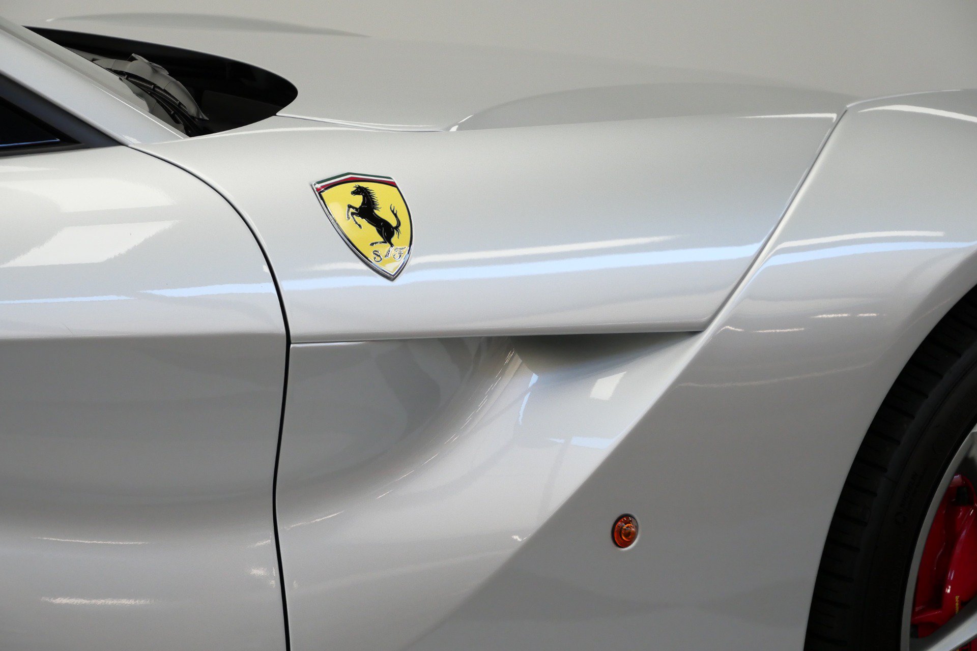 Used 2015 Ferrari F12 Berlinetta RWD image 48