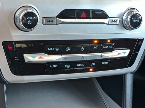 Certified 2022 Ford Explorer XLT w/ Class IV Trailer Tow Package image 22