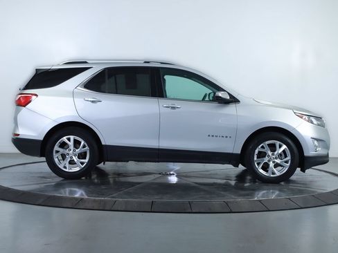 Used 2020 Chevrolet Equinox Premier w/ LPO, Floor Liner Package FWD image 13