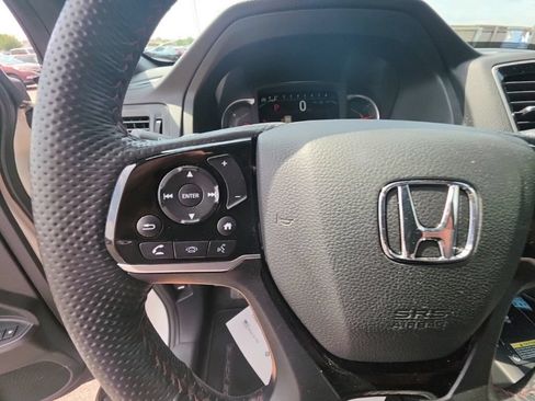 Certified 2025 Honda Passport Black Edition image 18