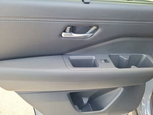 Certified 2026 Nissan Pathfinder Platinum w/ Cargo Package FWD image 18