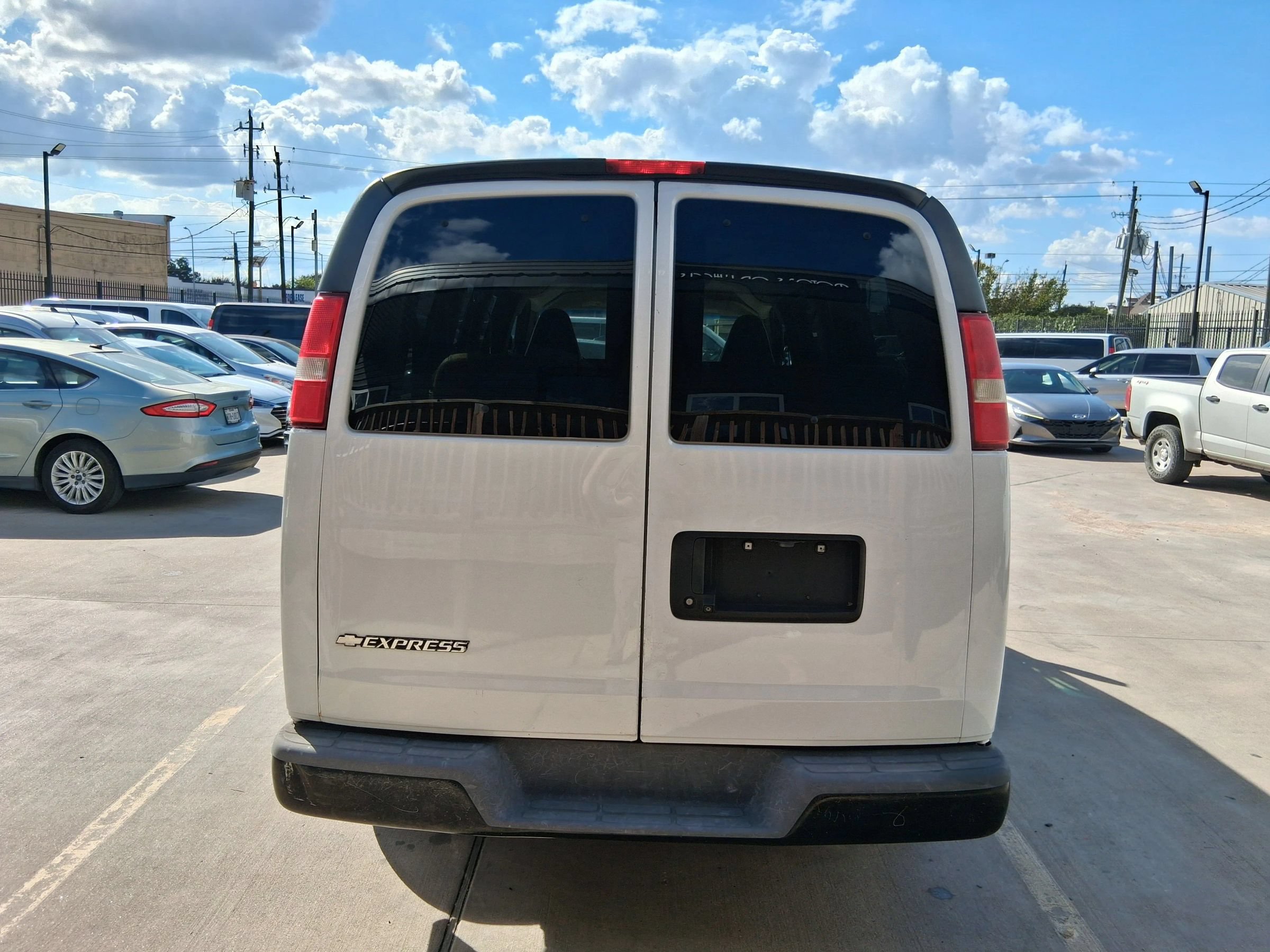 Used 2017 Chevrolet Express 2500 LS RWD image 6