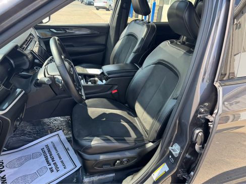 Used 2022 Jeep Grand Cherokee L Laredo image 10