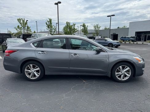 Used 2014 Nissan Altima 2.5 SV image 9