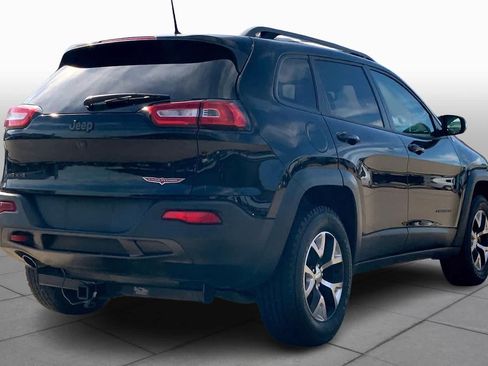 Used 2017 Jeep Cherokee Trailhawk w/ Comfort/Convenience Group AWD/4WD image 12