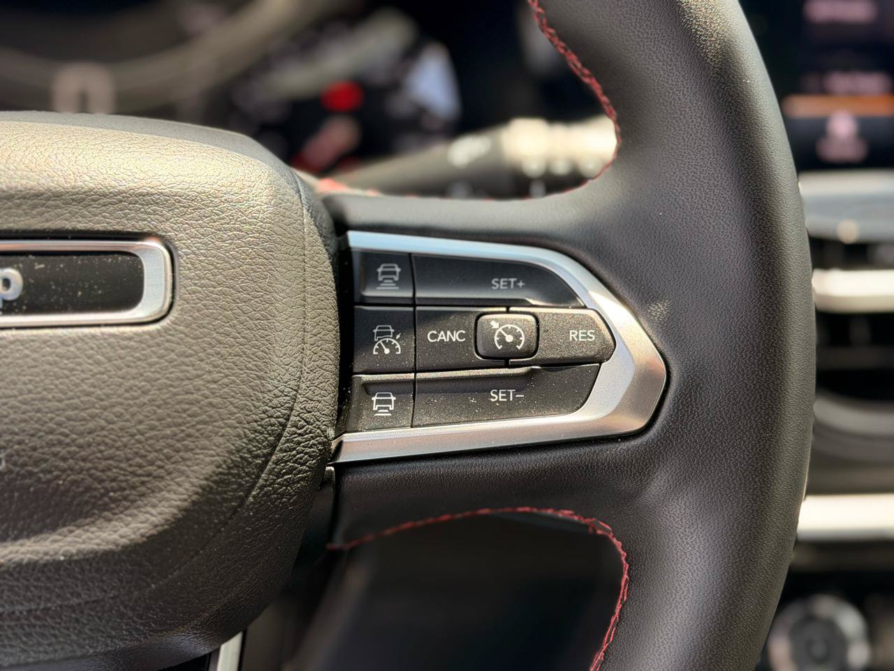 Used 2026 Jeep Compass Trailhawk AWD/4WD image 25