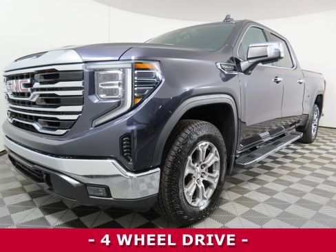 Used 2022 GMC Sierra 1500 SLT w/ SLT Convenience Package image 3