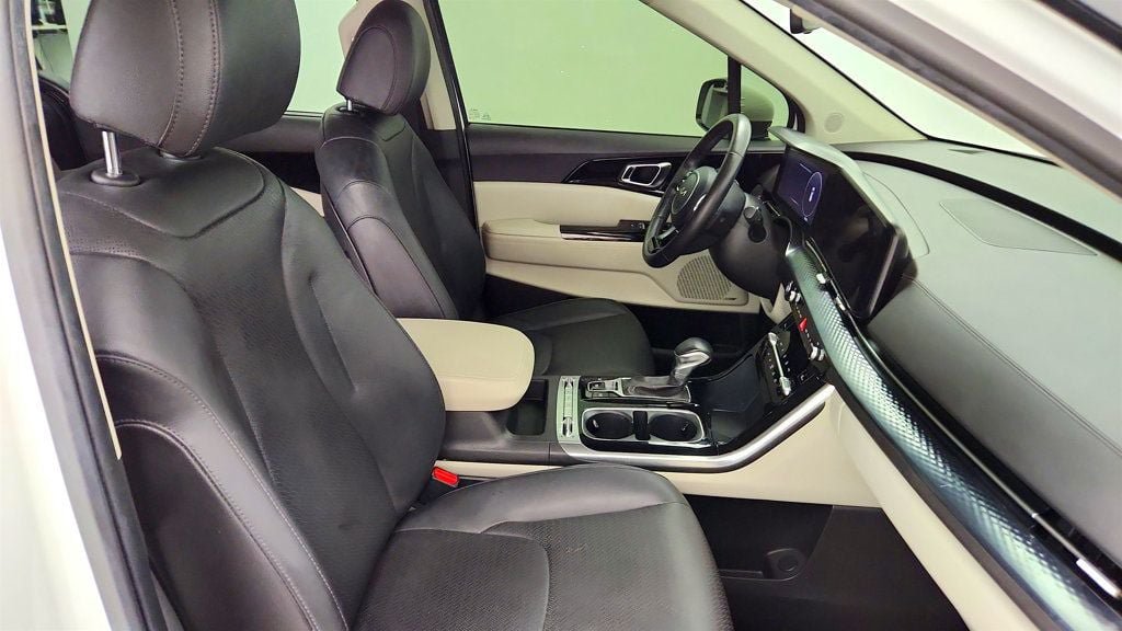 Used 2024 Kia Carnival SX Prestige FWD image 25