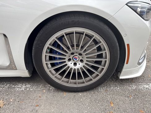 Used 2021 BMW ALPINA B7 xDrive w/ Luxury Rear Seating Package image 3