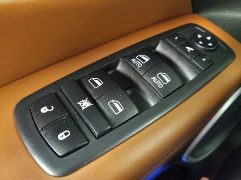 Used 2020 Jeep Grand Cherokee Summit AWD/4WD image 27