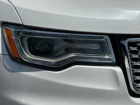 Certified 2021 Jeep Grand Cherokee Overland AWD/4WD image 11
