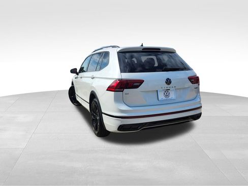 Certified 2024 Volkswagen Tiguan SE R-Line AWD/4WD image 4
