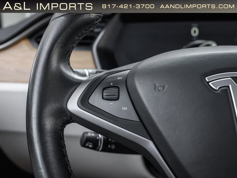 Used 2018 Tesla Model X 75D image 54