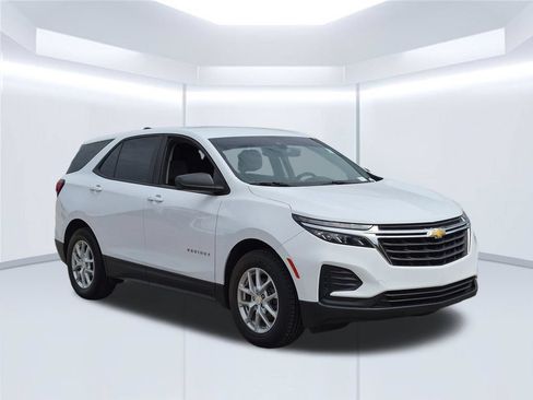 Used 2023 Chevrolet Equinox LS FWD image 8