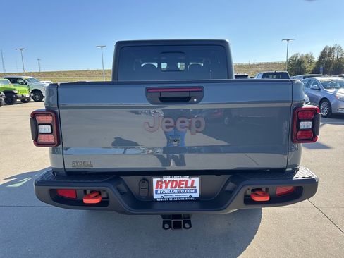 New 2025 Jeep Gladiator Mojave w/ Convenience Group image 29