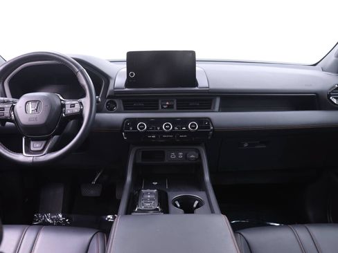 Certified 2023 Honda Pilot TrailSport image 5
