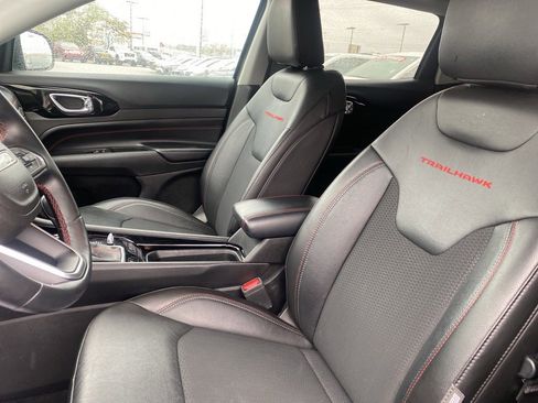 Used 2022 Jeep Compass Trailhawk w/ Trailhawk Convenience Group image 11