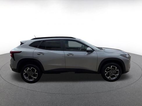 Used 2025 Chevrolet Trax LT image 16