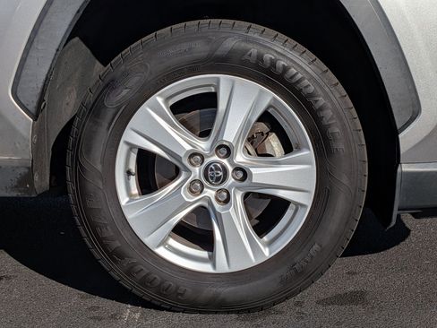 Used 2020 Toyota RAV4 XLE image 13