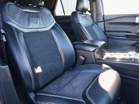 Used 2022 Ford Explorer ST w/ ST Street Pack image 9