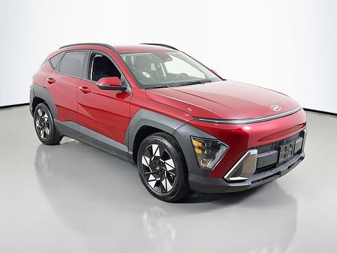 Used 2025 Hyundai Kona SEL FWD image 2