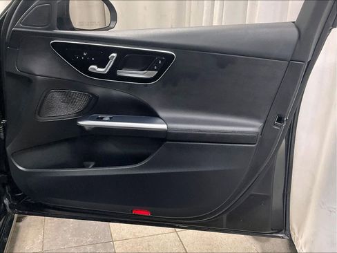Used 2022 Mercedes-Benz C 300 4MATIC Sedan image 12