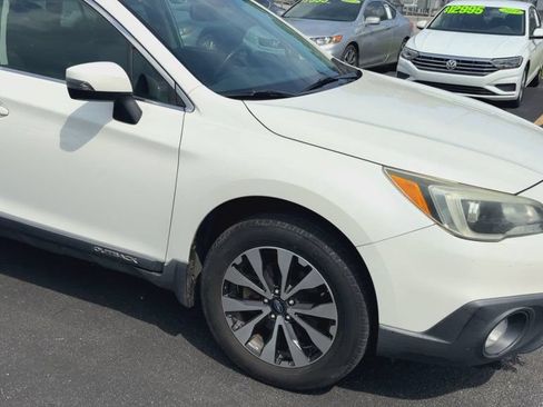 Used 2015 Subaru Outback 2.5i Limited AWD/4WD image 2
