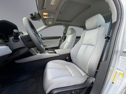 Used 2019 Honda Accord EX image 30