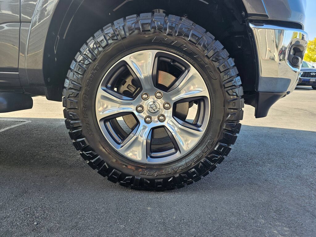 Used 2019 RAM 1500 Laramie AWD/4WD image 9