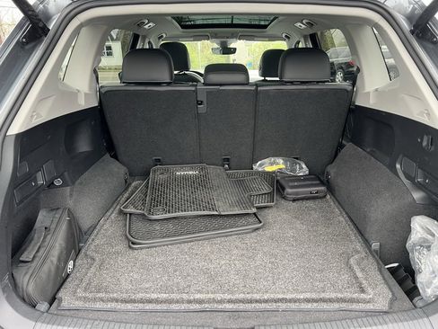 Used 2022 Volkswagen Tiguan SE w/ Panoramic Sunroof Package image 27