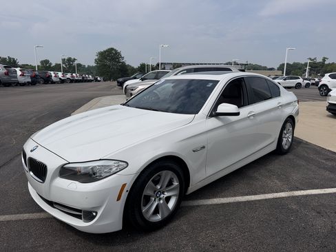 Used 2011 BMW 528i Sedan RWD image 6